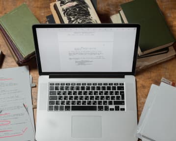 Currículo moderno 2025: 10 modelos editáveis e como fazer